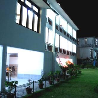Hotel Maya Regency Bhīm Tāl מראה חיצוני תמונה